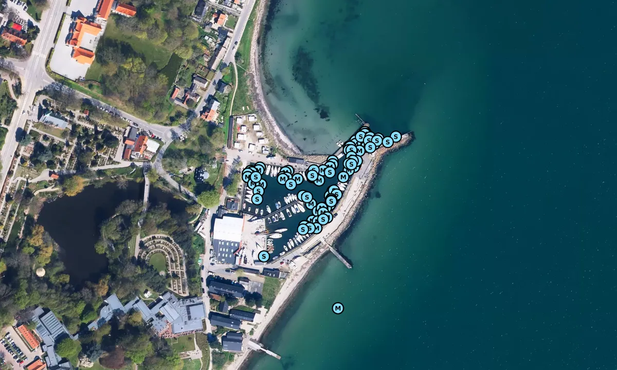Flyfoto av Humlebæk Havn
