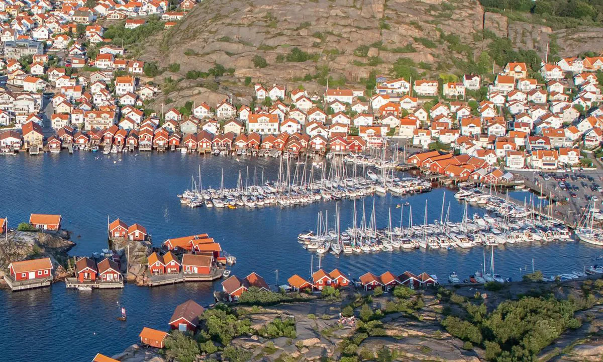 Aerial photo of Hunnebostrand. Presented in cooperation with fotoflyg.se. You can order this as a framed print on their website (link below). Use code "harbourmaps" to get a 10% rebate