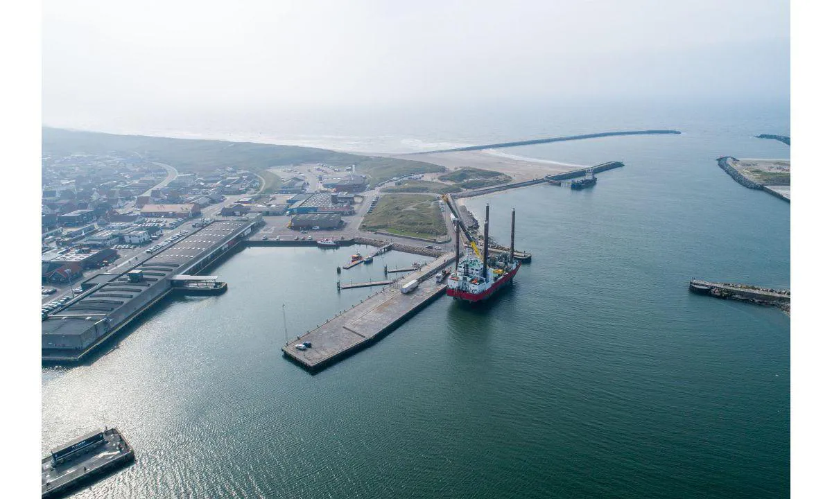 {"base": "en", "no": "(Bilde fra https://www.portofhvidesande.dk)", "se": "(Foto fr\u00e5n https://www.portofhvidesande.dk)", "en": "(Photo from https://www.portofhvidesande.dk)", "da": "(Foto fra https://www.portofhvidesande.dk)", "fr": "(Photo de https://www.portofhvidesande.dk)", "de": "(Foto von https://www.portofhvidesande.dk)", "es": "(Foto de https://www.portofhvidesande.dk)", "it": "<p>Foto da <a href='https://www.portofhvidesande.dk'>https://www.portofhvidesande.dk</a></p>", "pt": "(Foto de https://www.portofhvidesande.dk)", "nl": "(Foto van https://www.portofhvidesande.dk)", "pl": "(Zdj\u0119cie z https://www.portofhvidesande.dk)", "uk": "(\u0424\u043e\u0442\u043e \u0437 https://www.portofhvidesande.dk)", "ro": "(Fotografie de pe https://www.portofhvidesande.dk)", "tr": "(Foto\u011fraf https://www.portofhvidesande.dk'den al\u0131nm\u0131\u015ft\u0131r)", "el": "(\u03a6\u03c9\u03c4\u03bf\u03b3\u03c1\u03b1\u03c6\u03af\u03b1 \u03b1\u03c0\u03cc https://www.portofhvidesande.dk)", "cs": "(Foto z https://www.portofhvidesande.dk)", "hu": "(Fot\u00f3: https://www.portofhvidesande.dk)", "fi": "(Valokuva osoitteesta https://www.portofhvidesande.dk)", "bg": "(\u0421\u043d\u0438\u043c\u043a\u0430 \u043e\u0442 https://www.portofhvidesande.dk)", "sr": "(Fotografija sa https://www.portofhvidesande.dk)", "et": "(Foto https://www.portofhvidesande.dk-st)", "lv": "(Foto no https://www.portofhvidesande.dk)", "lt": "(Nuotrauka i\u0161 https://www.portofhvidesande.dk)"}