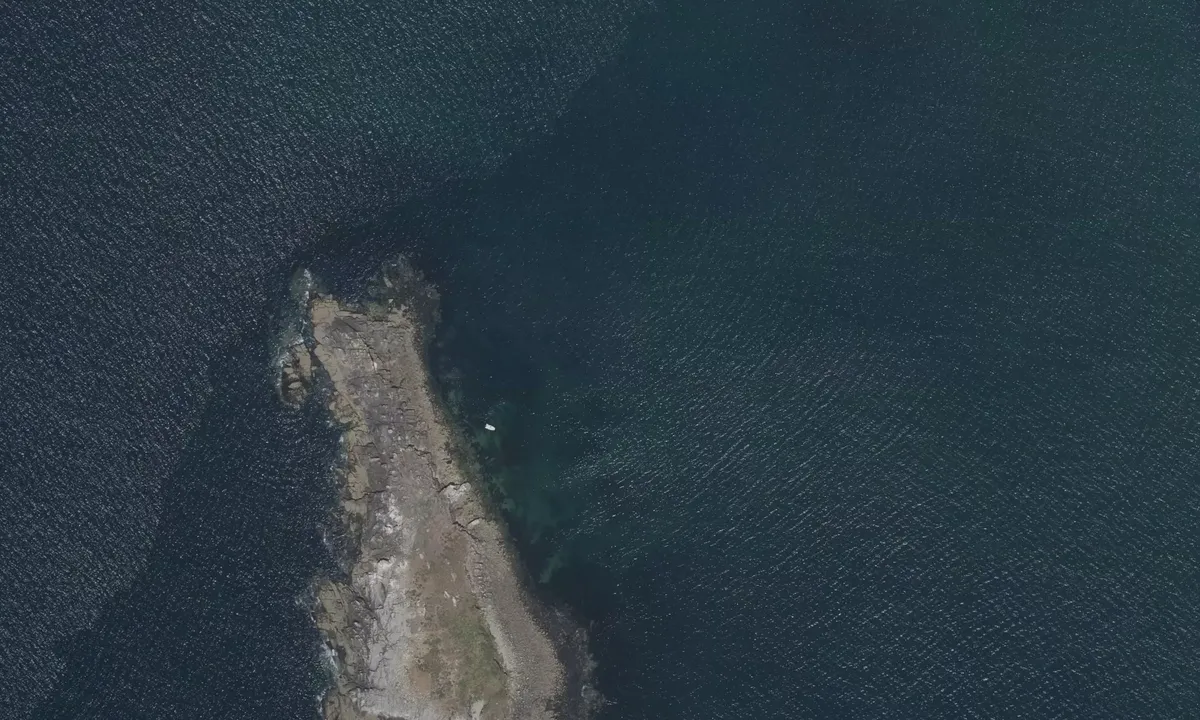 Satelite image of Île de Roëlan