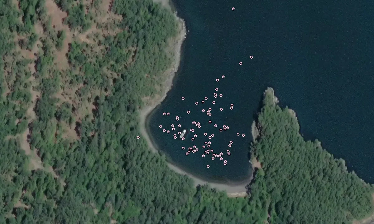Flyfoto av Inati Bay