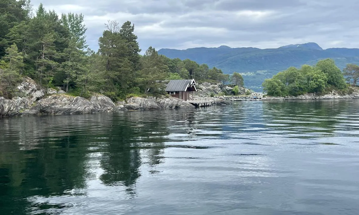 Indre Flokenesvågen: North side