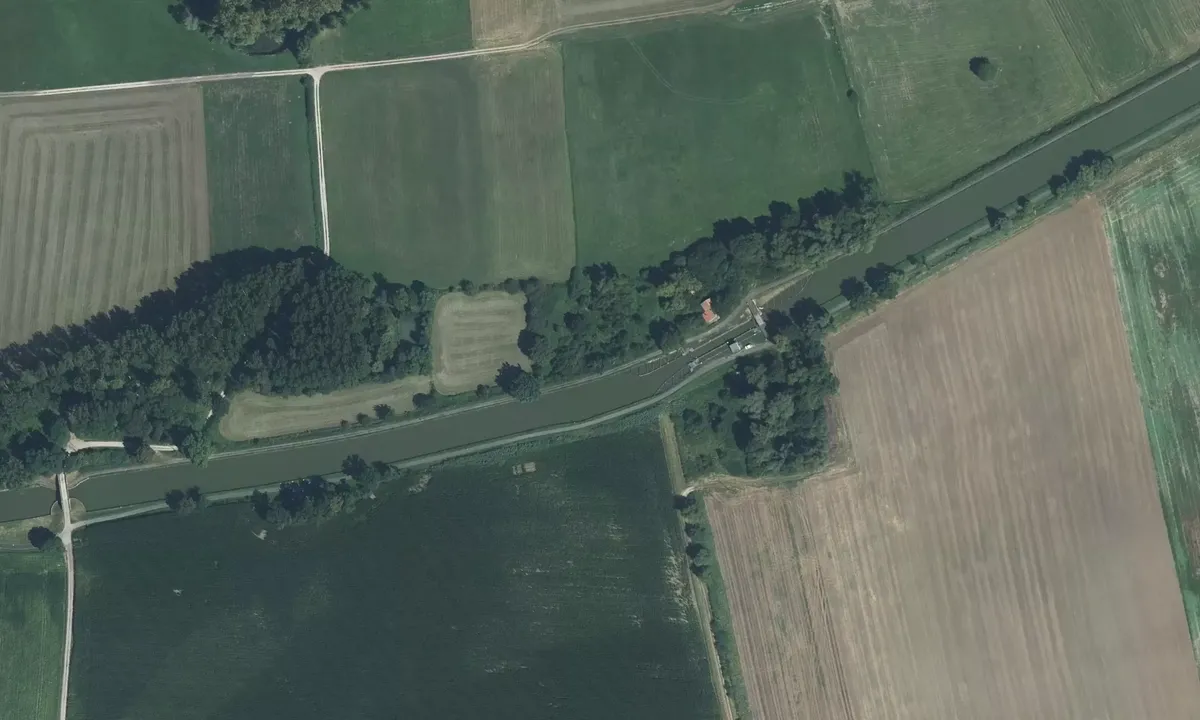 Satelite image of Ingenheim (bank mooring)