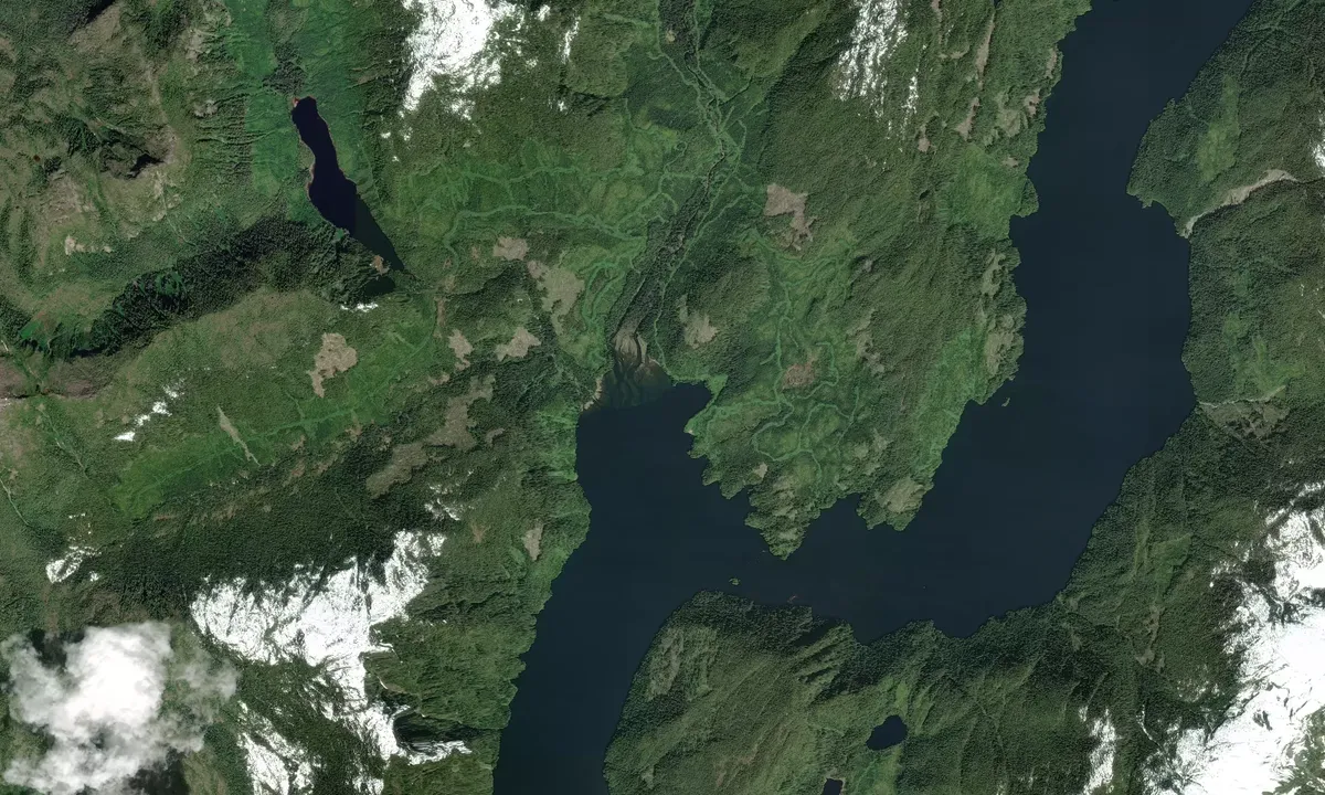 Flyfoto av Ingram Bay