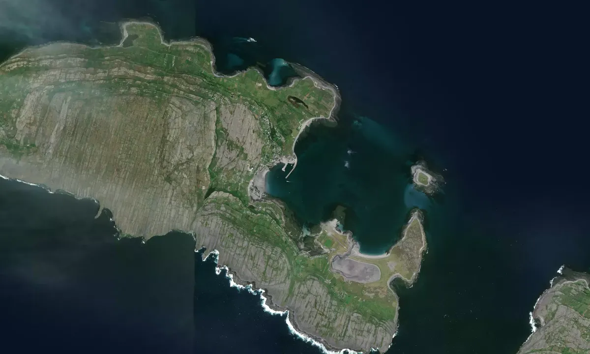 Flyfoto av Inishmore