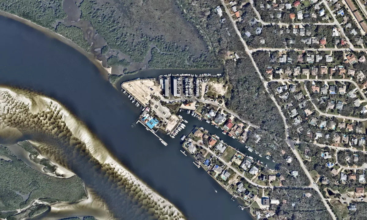 Flyfoto av Inlet Harbor Marina