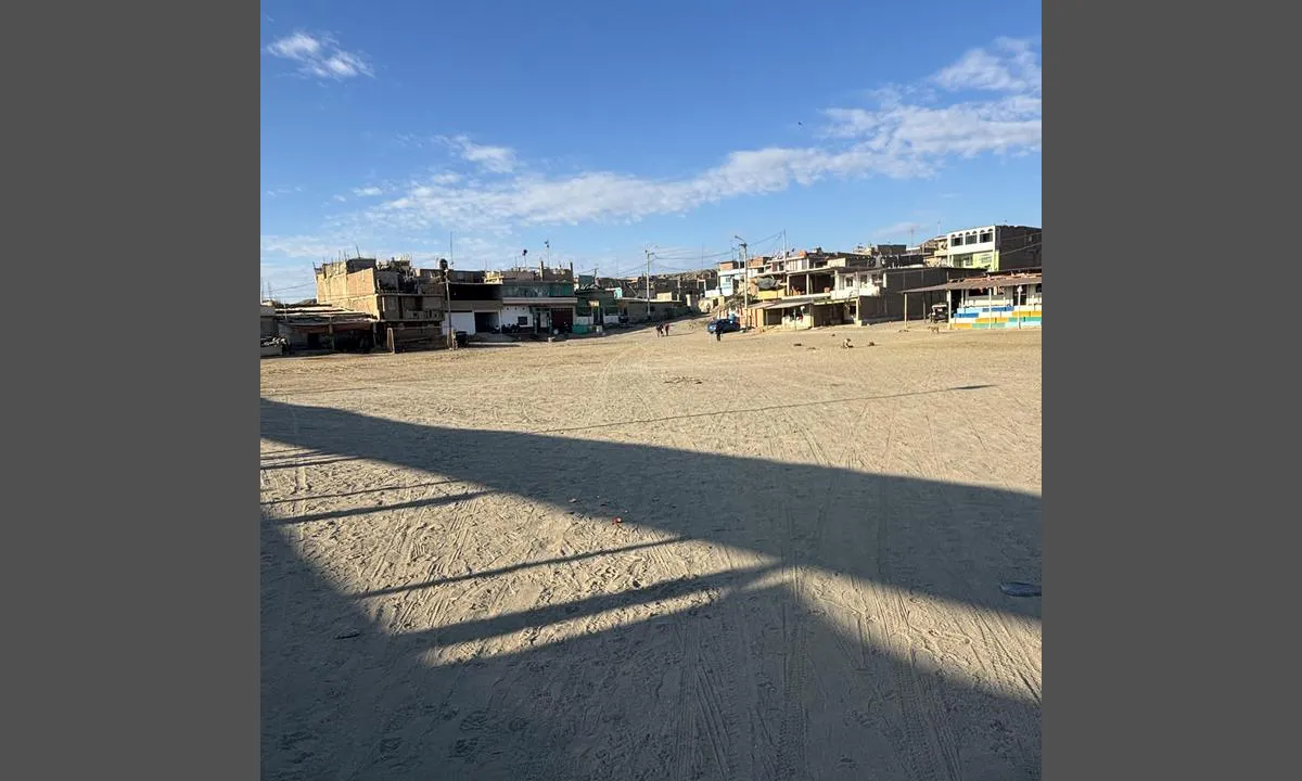 Isla Foca: {"base": "no", "no": "Fra stranden vi drog opp jollen p\u00e5", "se": "Fr\u00e5n stranden drog vi upp jollen", "en": "From the beach we pulled the dinghy up", "da": "Fra stranden vi drog jollen op", "fr": "De la plage, nous avons tir\u00e9 le canot hors de l'eau", "de": "Vom Strand zogen wir das Beiboot hoch", "es": "Desde la playa subimos el bote de remos", "it": "Dalla spiaggia abbiamo tirato su il gommone", "pt": "Da praia, puxamos o dingue para cima", "nl": "Van het strand trokken we de jol omhoog", "pl": "Od pla\u017cy wyci\u0105gn\u0119li\u015bmy ponton na brzeg", "uk": "\u0417 \u043f\u043b\u044f\u0436\u0443 \u043c\u0438 \u0432\u0438\u0442\u044f\u0433\u043b\u0438 \u0448\u043b\u044e\u043f\u043a\u0443 \u043d\u0430 \u0431\u0435\u0440\u0435\u0433", "ro": "De pe plaj\u0103 am tras b\u0103rcu\u021ba pe uscat", "tr": "K\u0131y\u0131dan botu \u00e7ekerek karaya \u00e7\u0131kard\u0131k", "el": "\u0391\u03c0\u03cc \u03c4\u03b7\u03bd \u03c0\u03b1\u03c1\u03b1\u03bb\u03af\u03b1 \u03c4\u03c1\u03b1\u03b2\u03ae\u03be\u03b1\u03bc\u03b5 \u03c4\u03b7\u03bd \u03b2\u03ac\u03c1\u03ba\u03b1 \u03ad\u03be\u03c9", "cs": "Od pl\u00e1\u017ee jsme vyt\u00e1hli \u010dlun na b\u0159eh", "hu": "A strandr\u00f3l vontuk fel a gumics\u00f3nakot", "fi": "Rannalta vedettiin jollan yl\u00f6sp\u00e4in", "bg": "\u041e\u0442 \u043f\u043b\u0430\u0436\u0430 \u0438\u0437\u0442\u0435\u0433\u043b\u0438\u0445\u043c\u0435 \u043b\u043e\u0434\u043a\u0430\u0442\u0430 \u043d\u0430 \u0431\u0440\u0435\u0433\u0430", "sr": "Sa pla\u017ee smo izvukli gumenjak na", "et": "Rannast lohistasime paadi kaldale", "lv": "No pludmales m\u0113s uzvilk\u0101m laivi\u0146u aug\u0161up", "lt": "Nuo papl\u016bdimio mes i\u0161trauk\u0117me joll\u0119 ant kranto"}