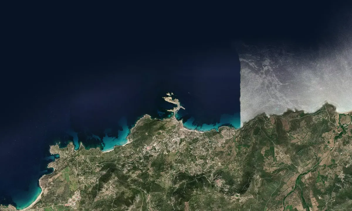 Flyfoto av Isula Roussa Port