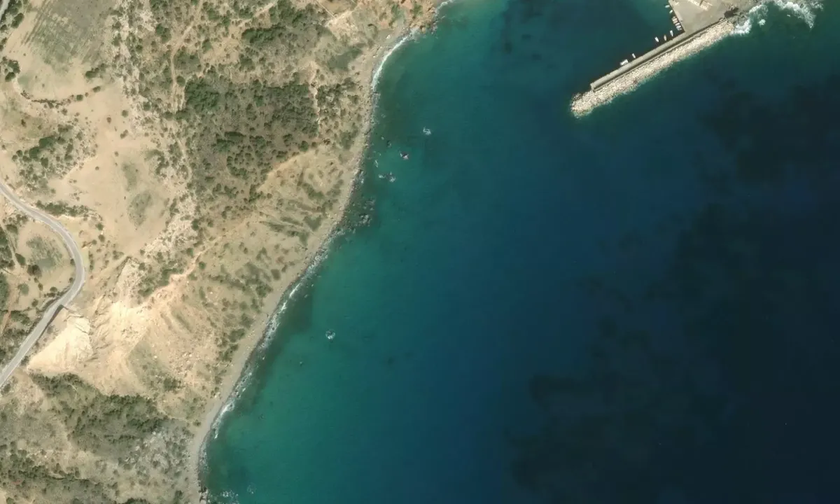 Satelite image of Karaves