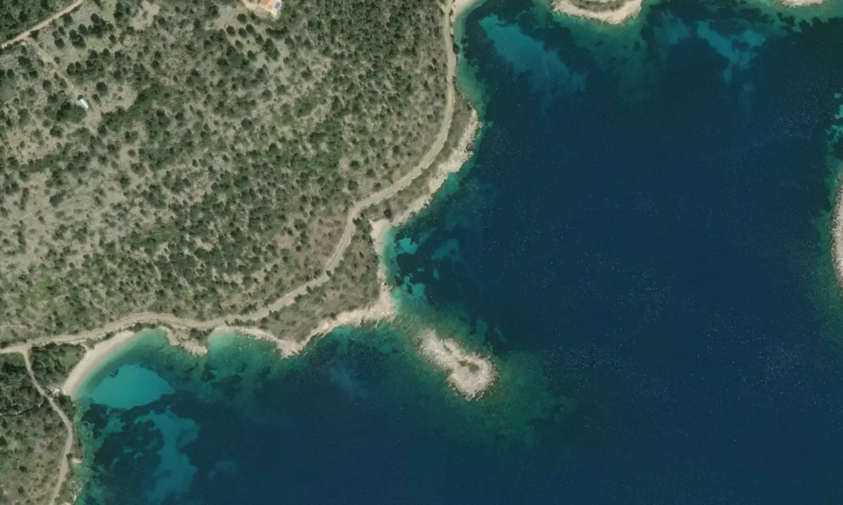 Flyfoto av Kastos 3