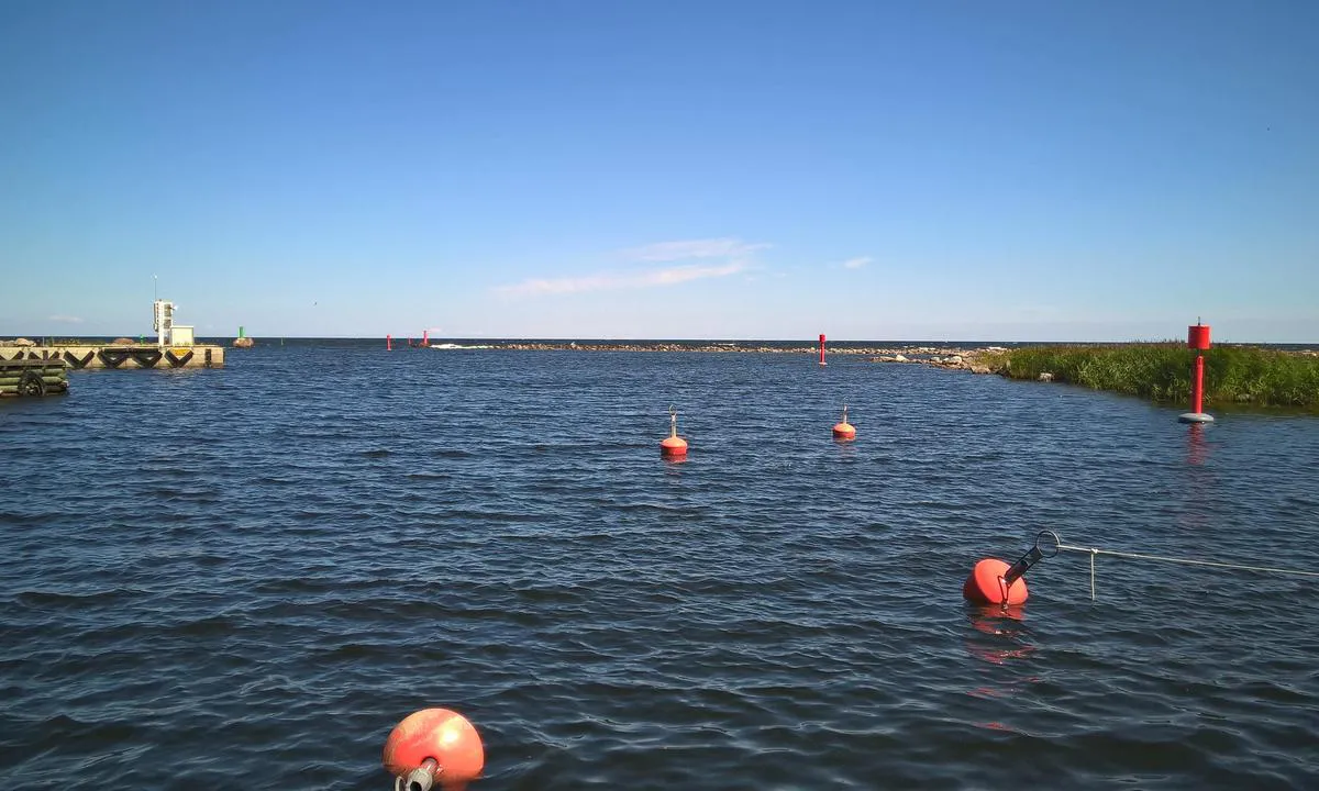 Kelnase Marina: {"base": "en", "no": "Havneinngang", "se": "Hamninlopp", "en": "Harbour enterance", "da": "Havneindl\u00f8b"}
