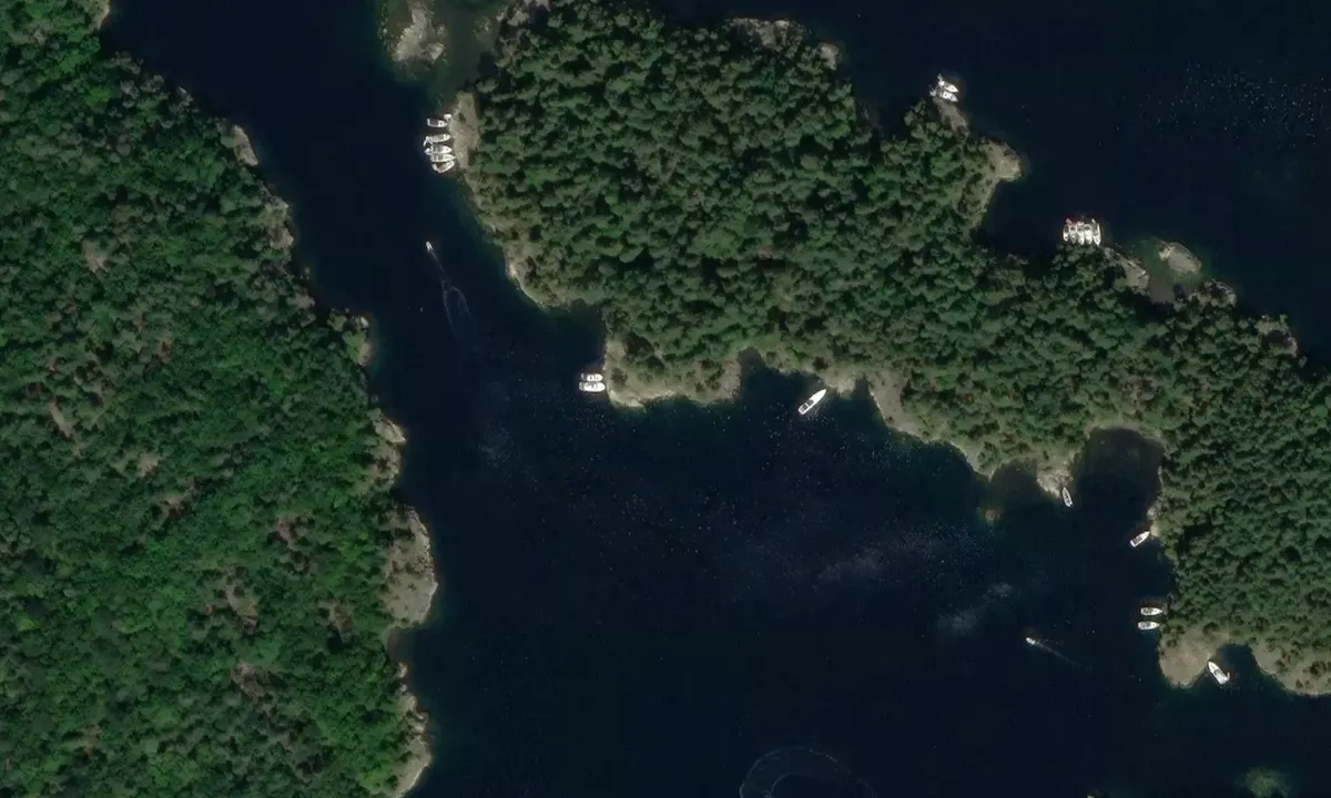 Satelite image of Kjøstveitholmen