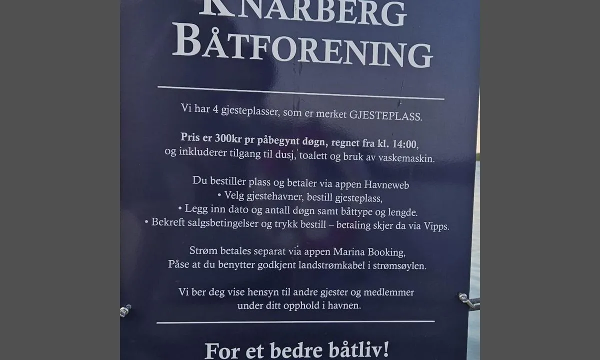 Knarberg Båthavn: {"base": "no", "no": "Gjesteinformasjon", "se": "G\u00e4stinformation", "en": "Guest Information", "da": "G\u00e6steinformation", "fr": "Informations pour les visiteurs", "de": "Gastinformationen", "es": "Informaci\u00f3n para visitantes", "it": "Informazioni per gli ospiti", "pt": "Informa\u00e7\u00f5es para Visitantes", "nl": "Gasteninformatie", "pl": "Informacje dla go\u015bci", "uk": "\u0406\u043d\u0444\u043e\u0440\u043c\u0430\u0446\u0456\u044f \u0434\u043b\u044f \u0433\u043e\u0441\u0442\u0435\u0439", "ro": "Informa\u021bii pentru vizitatori", "tr": "Ziyaret\u00e7i Bilgileri", "el": "\u03a0\u03bb\u03b7\u03c1\u03bf\u03c6\u03bf\u03c1\u03af\u03b5\u03c2 \u03b3\u03b9\u03b1 \u03c4\u03bf\u03c5\u03c2 \u03b5\u03c0\u03b9\u03c3\u03ba\u03ad\u03c0\u03c4\u03b5\u03c2", "cs": "Informace pro hosty", "hu": "Vend\u00e9ginform\u00e1ci\u00f3", "fi": "Vierasinfo", "bg": "\u0418\u043d\u0444\u043e\u0440\u043c\u0430\u0446\u0438\u044f \u0437\u0430 \u0433\u043e\u0441\u0442\u0438", "sr": "\u0418\u043d\u0444\u043e\u0440\u043c\u0430\u0446\u0438\u0458\u0435 \u0437\u0430 \u0433\u043e\u0441\u0442\u0435", "et": "K\u00fclaliste info", "lv": "Viesu inform\u0101cija", "lt": "Sve\u010dio informacija"}