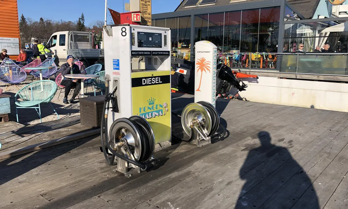 Det er både diesel og blyfritt drivstoff på Kongen Marina.