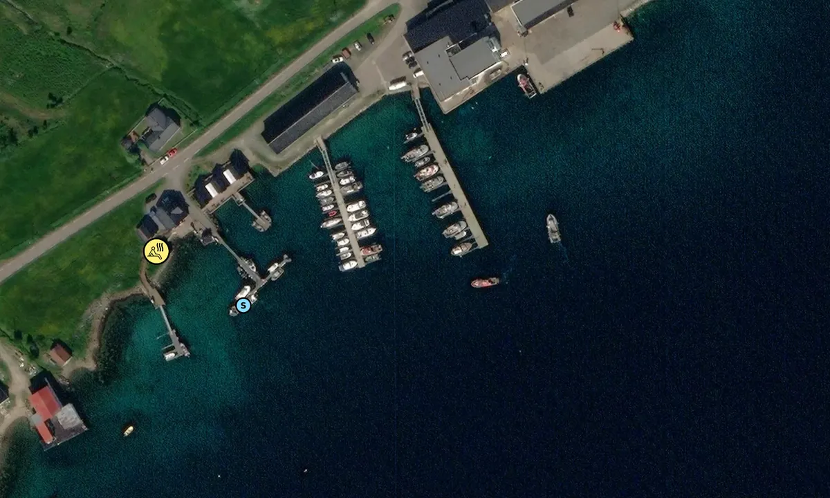 Satelite image of Kvaløyvågen