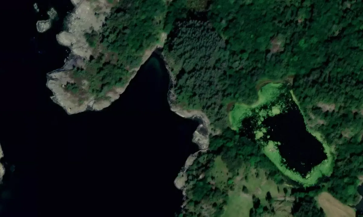 Satelite image of Kyrkjøy