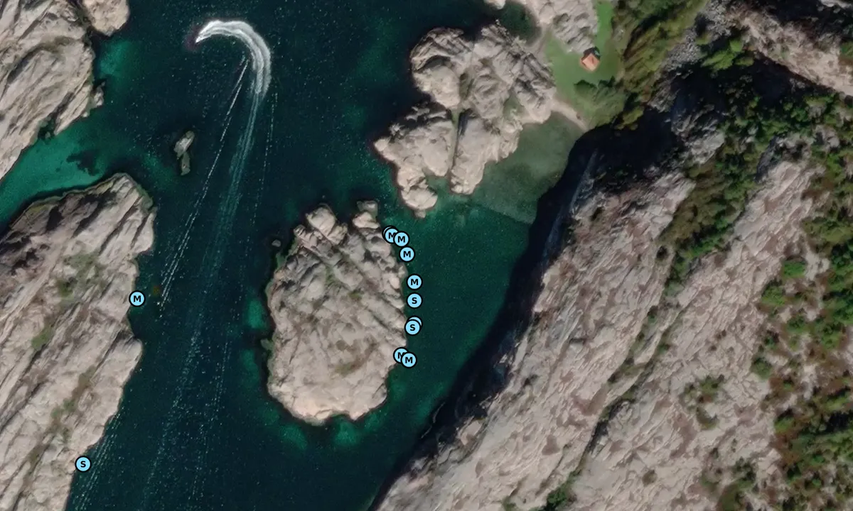 Satelite image of Kyrkogårdsholmen - Västra Otterön