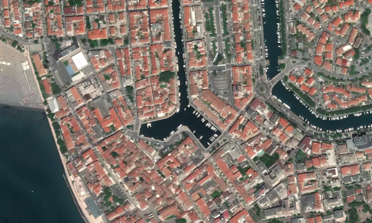 Flyfoto av Lega Navale Sez. Grado- Città Vecchia