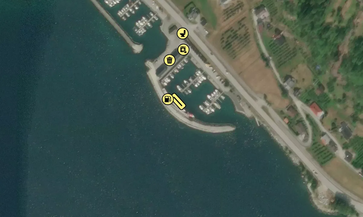 Satelite image of Leikanger småbåthavn
