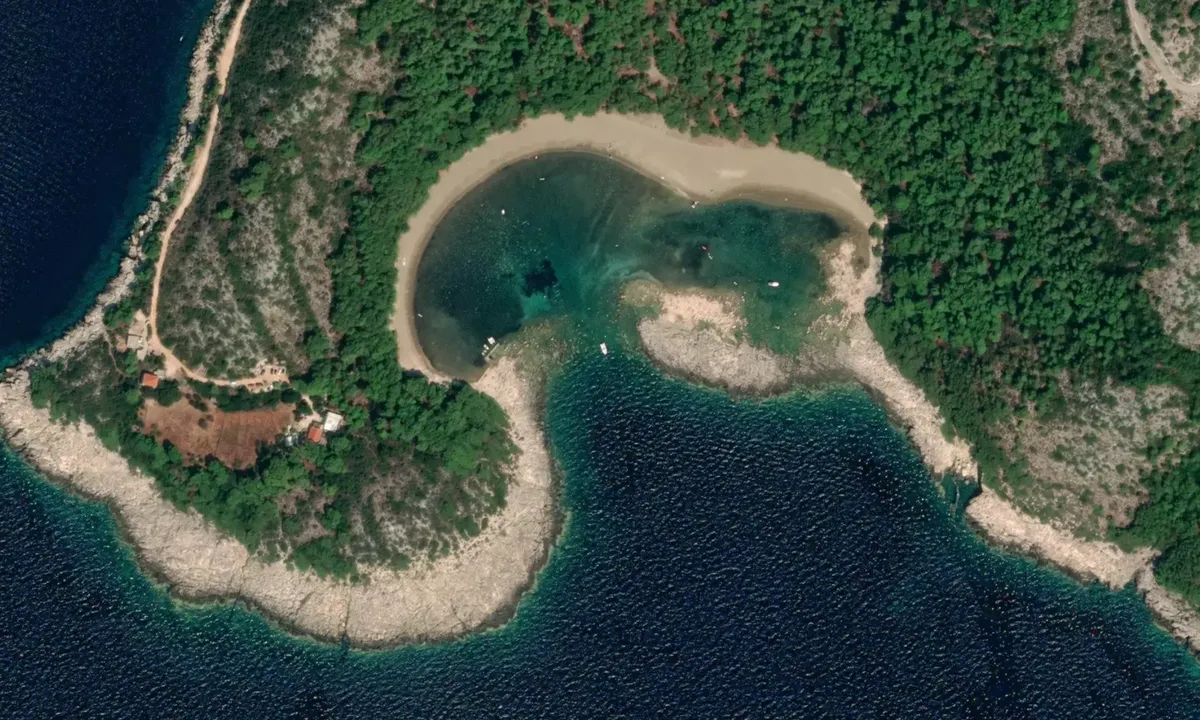 Flyfoto av Limoni - Limuni Laguna