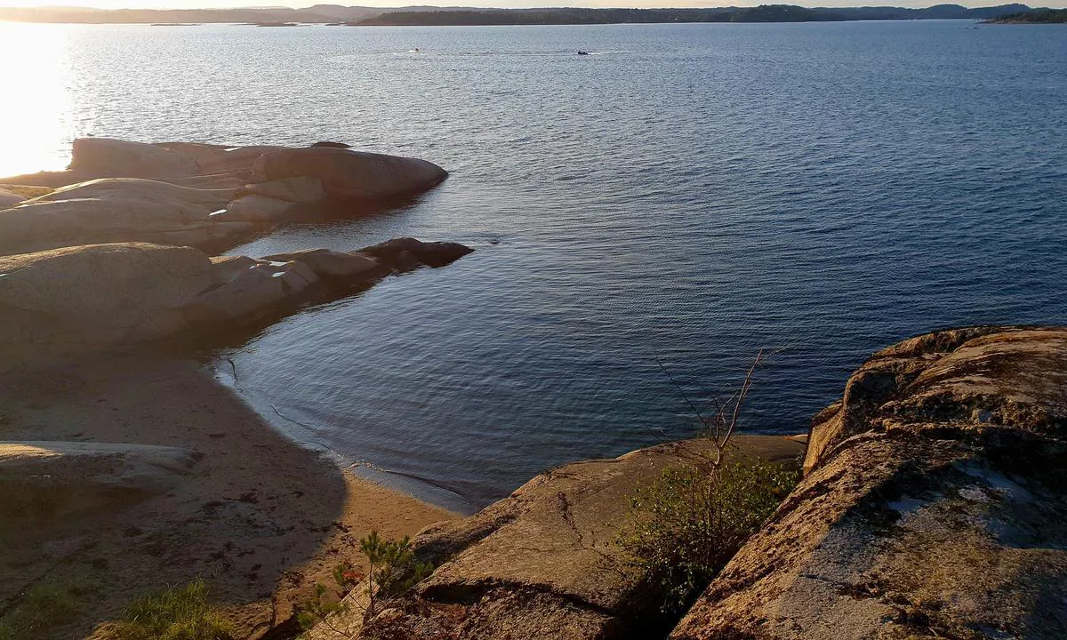 Lindholmen: Flere fine strender på nordsiden.