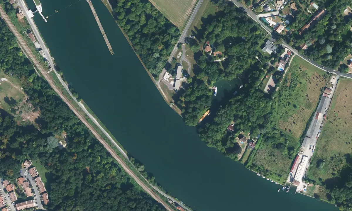 Satelite image of Lock #7 Coudray