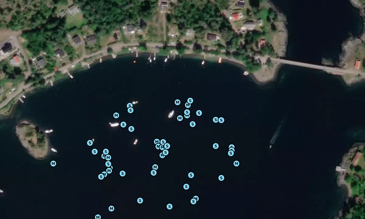 Satelite image of Løvøya