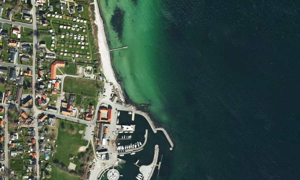 Flyfoto av Lundeborg Havn