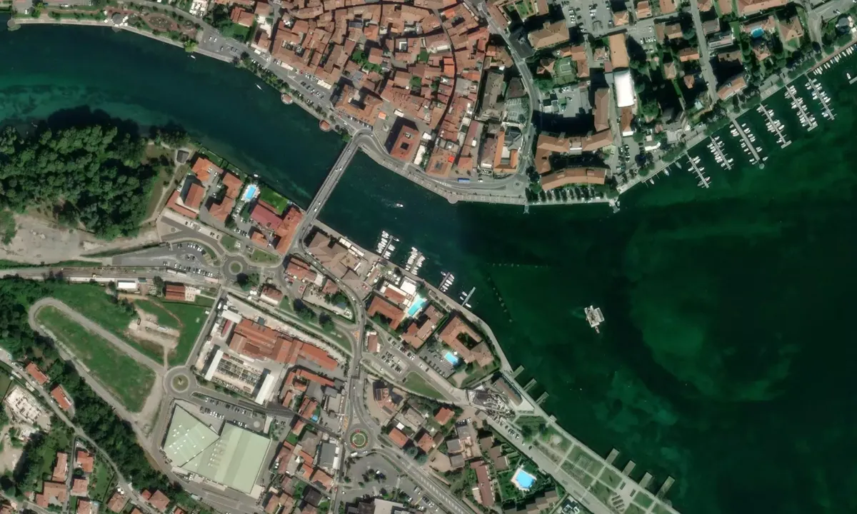 Flyfoto av Lungolago Marconi Marina