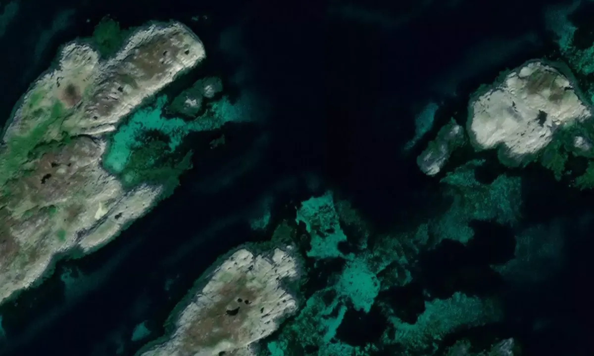 Satelite image of Lyngværsøya