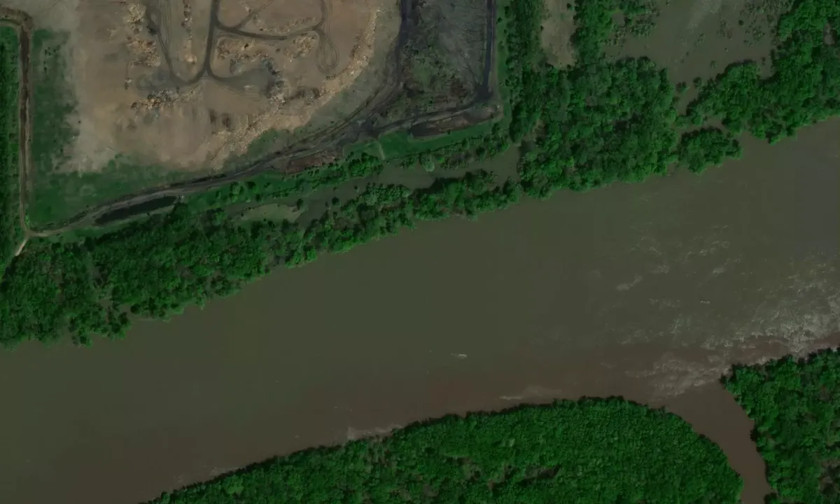 Flyfoto av Maciknaw River