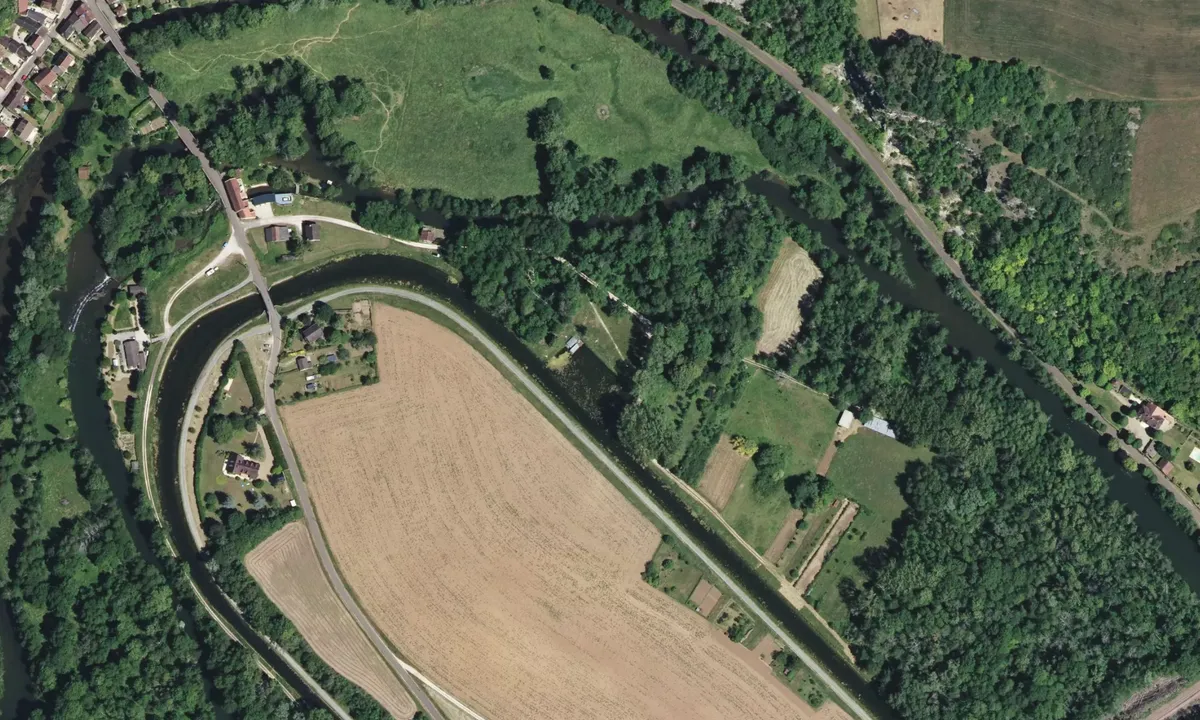 Flyfoto av Mailly-le-Chateau (free mooring basin)