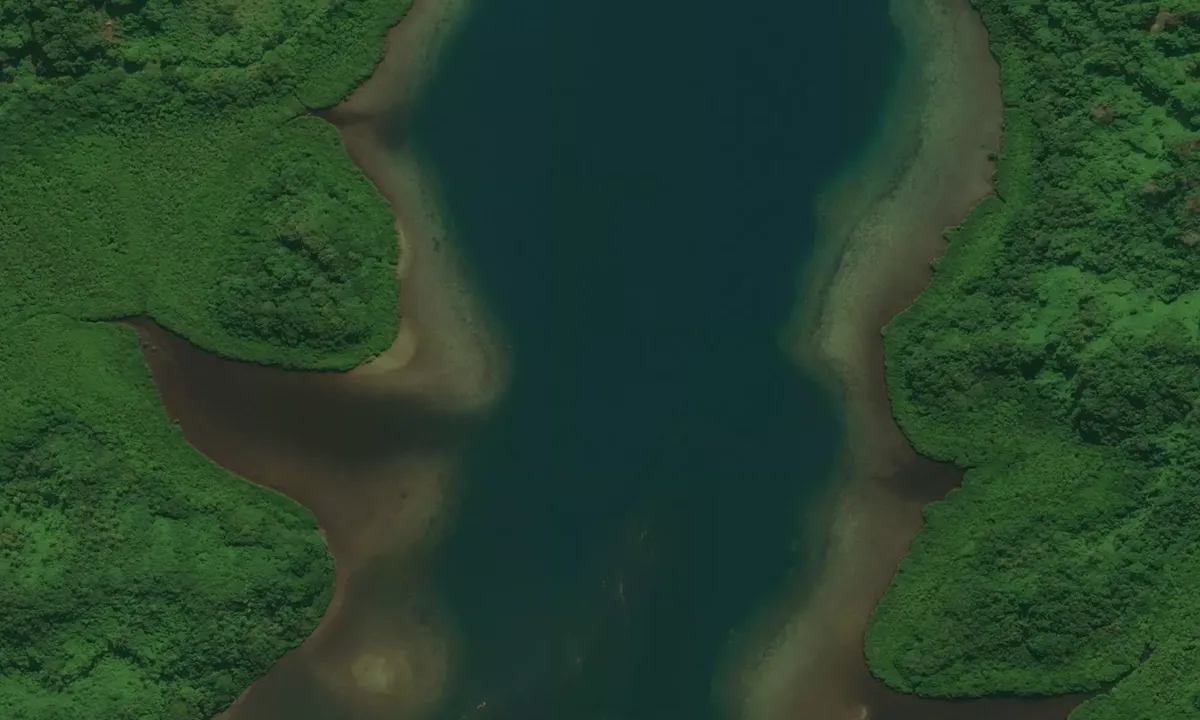 Flyfoto av Malumu Bay