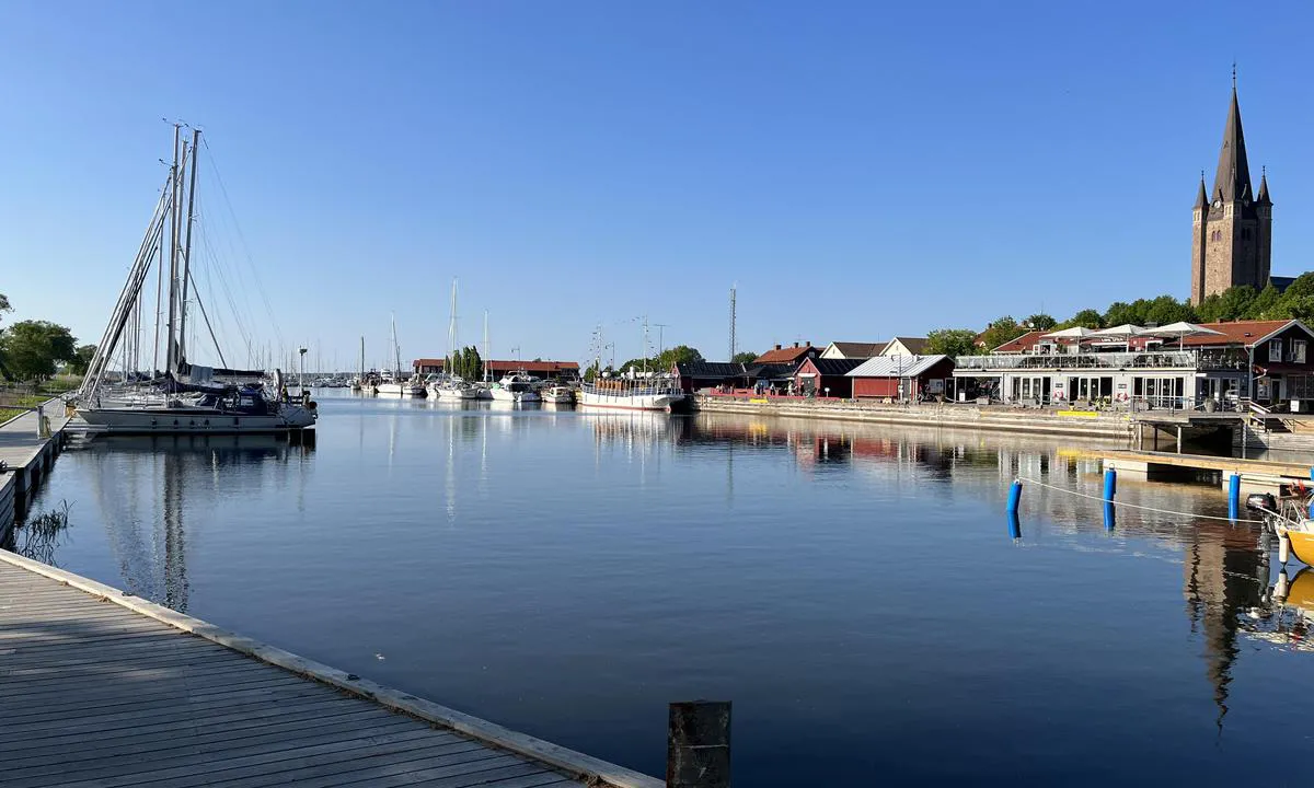 Mariestad: Gjestehavn på begge sider, samt innerst i kilen.