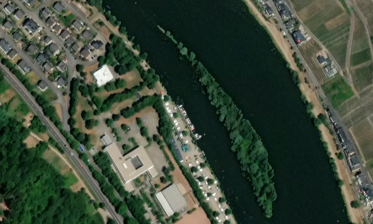 Satelite image of Marina des Campingparks Zell