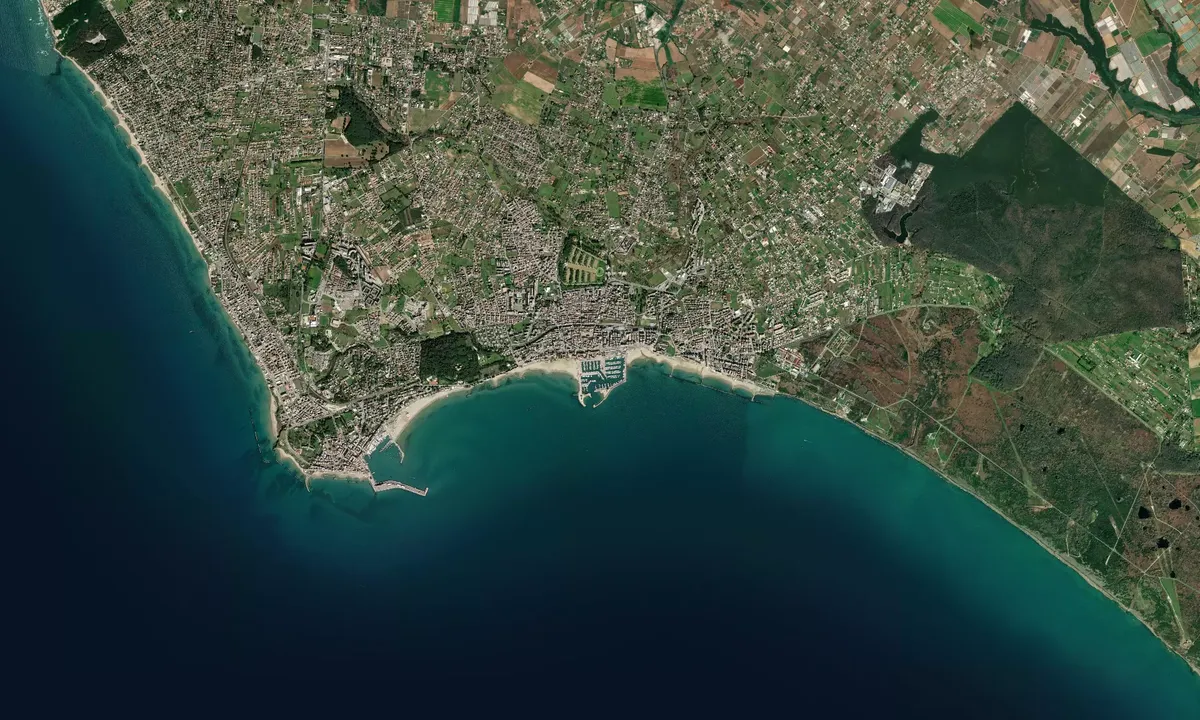 Flyfoto av Marina di Nettuno 1
