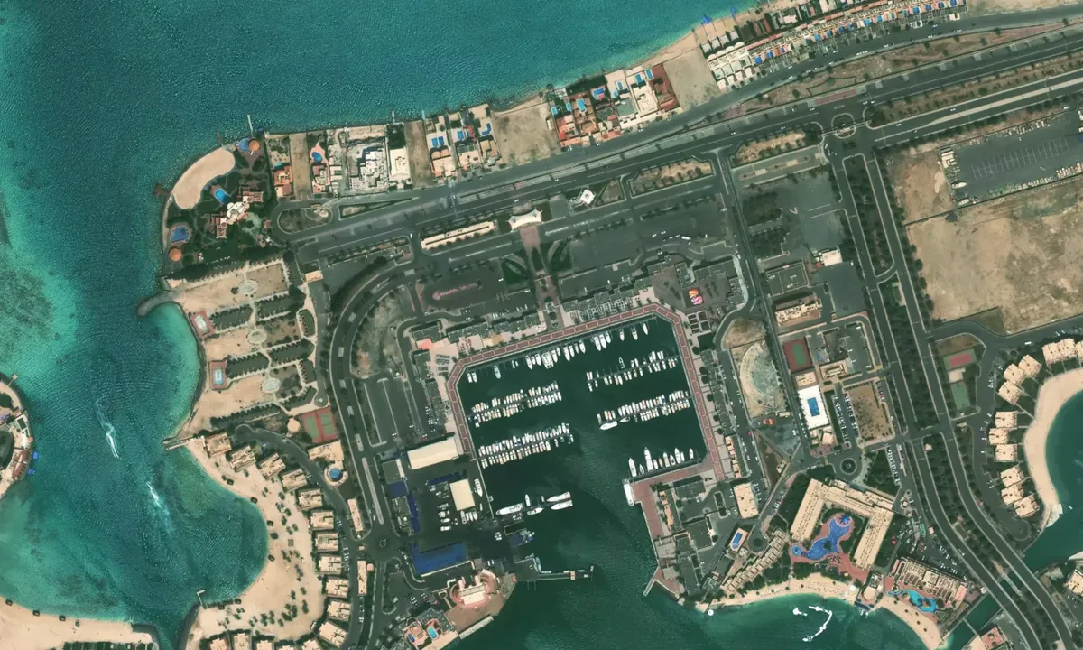 Flyfoto av Marina Durat Al-Arous