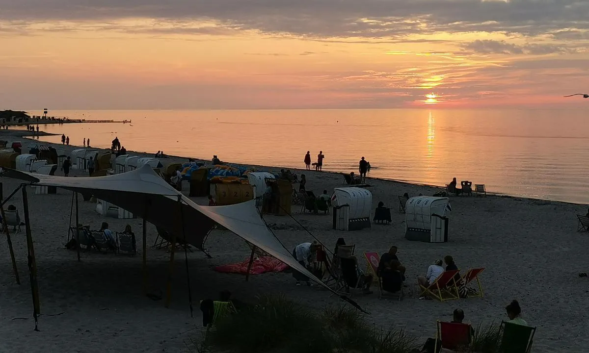 Marina Heiligenhafen: Stranden rett vest for havnen