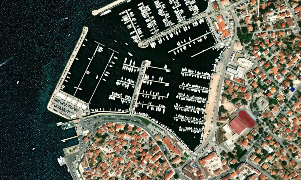 Flyfoto av Marina Šangulin