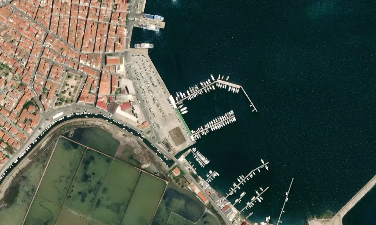 Flyfoto av Marinatour Carloforte pontili Fronte Nautico