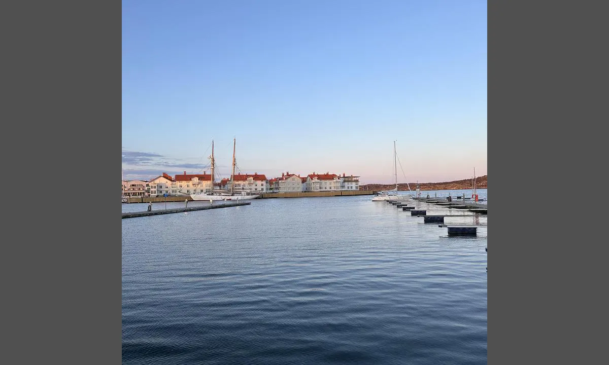 Marstrand: Vid lågsäsong finns ofta möjlighet att även ligga bredsida vid vissa bryggor.