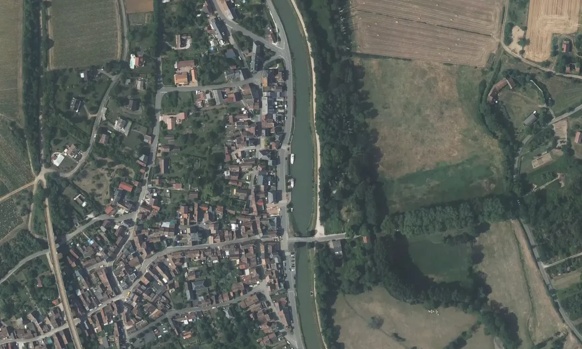 Satelite image of Menetreol-sous-Sancerre Halte Nautique