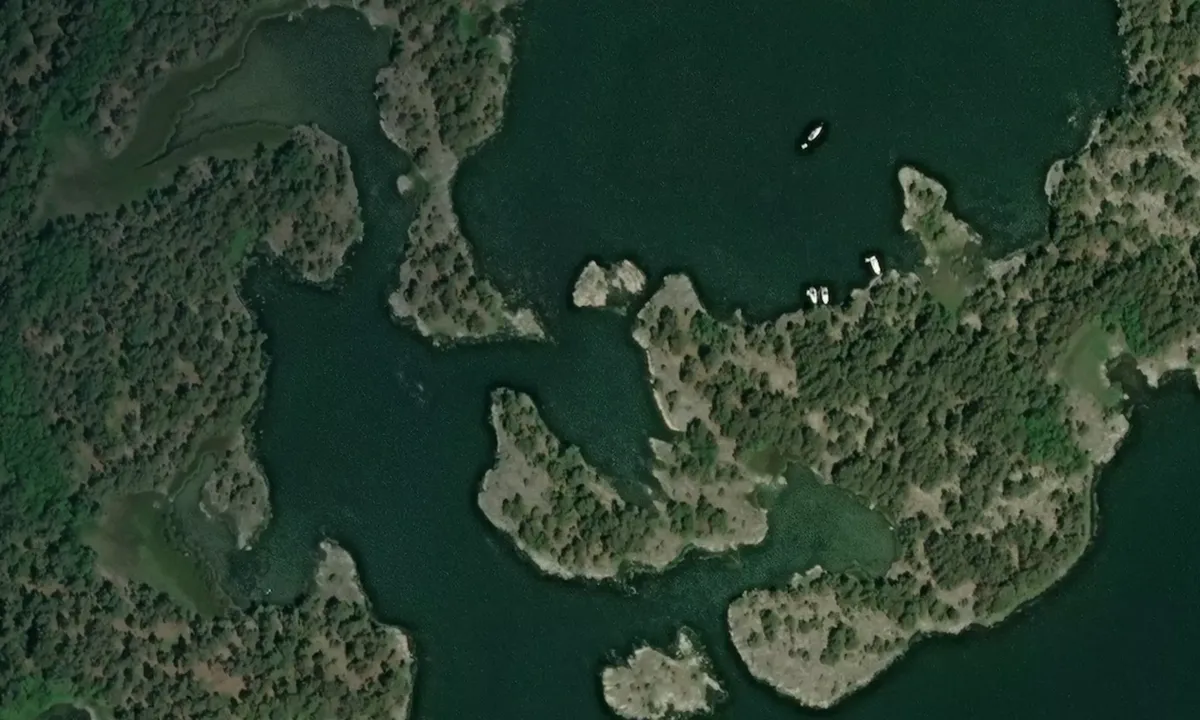 Flyfoto av Moas hamn