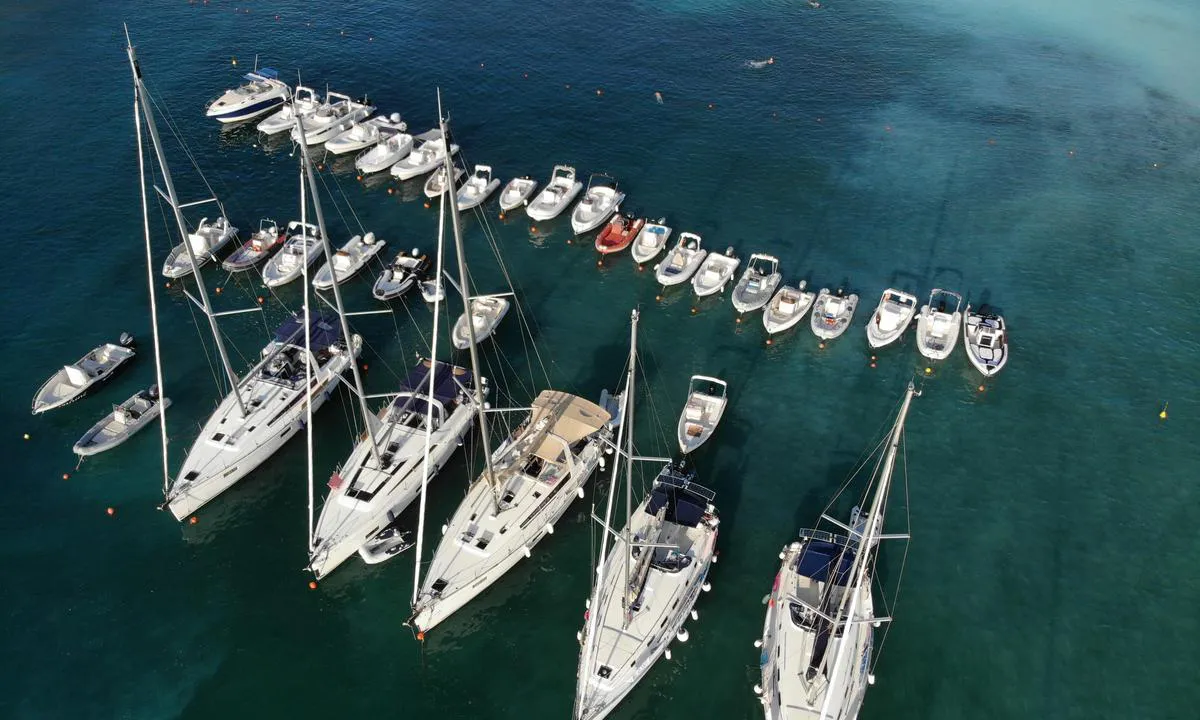 {"base": "en", "no": "Nautica Est fort\u00f8yningsb\u00f8yer", "se": "Nautica Est f\u00f6rt\u00f6jningsbojar", "en": "Nautica Est mooring buoys", "da": "Nautica Est fort\u00f8jningsb\u00f8jer", "fr": "Bou\u00e9es d'amarrage Nautica Est", "de": "Nautica Est Festmacherbojen", "es": "Boyas de amarre Nautica Est", "it": "boe di ormeggio Nautica Est", "pt": "Nautica Est boias de amarra\u00e7\u00e3o", "nl": "Nautica Est afmeerboeien", "pl": "Boje cumownicze Nautica Est", "uk": "\u0428\u0432\u0430\u0440\u0442\u043e\u0432\u043d\u0456 \u0431\u0443\u0439\u043a\u0438 \u00abNautica Est\u00bb", "ro": "Boe de ancorare Nautica Est", "tr": "Nautica Est ba\u011flama \u015famand\u0131ralar\u0131", "el": "\u039d\u03b1\u03c5\u03c4\u03b5\u03c1\u03b3\u03b1\u03c3\u03af\u03b1 Est \u03ba\u03b9\u03bd\u03b7\u03c4\u03ac \u03c3\u03b7\u03bc\u03b5\u03af\u03b1 \u03c0\u03c1\u03cc\u03c3\u03b4\u03b5\u03c3\u03b7\u03c2", "cs": "Nautica Est kotevn\u00ed b\u00f3je", "hu": "Nautica Est kik\u00f6t\u0151 b\u00f3j\u00e1k", "fi": "Nautica Est kiinnityspoijut", "bg": "Nautica Est \u0448\u0432\u0430\u0440\u0442\u043e\u0432\u0438 \u0431\u0443\u0439\u043e\u0432\u0435", "sr": "Nautica Est muring bove", "et": "Nautica Est sildumispoinid", "lv": "Nautica Est piest\u0101tnes bojas", "lt": "Nautica Est \u0161vartavimosi pl\u016bdurai"}