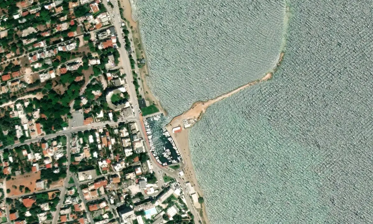 Satelite image of Nea Makri Port