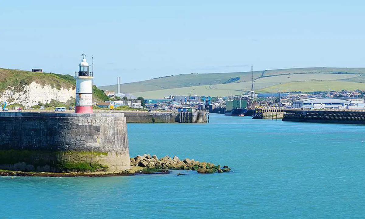 {"base": "en", "no": "Foto fra https://newhavenport.com", "se": "Foto fr\u00e5n https://newhavenport.com", "en": "Photo from https://newhavenport.com", "da": "Foto fra https://newhavenport.com", "fr": "Photo de https://newhavenport.com", "de": "Foto von https://newhavenport.com", "es": "Foto de https://newhavenport.com", "it": "Foto da https://newhavenport.com", "pt": "Foto de https://newhavenport.com", "nl": "Foto van https://newhavenport.com", "pl": "Zdj\u0119cie z https://newhavenport.com", "uk": "\u0424\u043e\u0442\u043e \u0437 https://newhavenport.com", "ro": "Fotografie de pe https://newhavenport.com", "tr": "Foto\u011fraf https://newhavenport.com", "el": "\u03a6\u03c9\u03c4\u03bf\u03b3\u03c1\u03b1\u03c6\u03af\u03b1 \u03b1\u03c0\u03cc https://newhavenport.com", "cs": "Fotografie z https://newhavenport.com", "hu": "F\u00e9nyk\u00e9p innen: https://newhavenport.com", "fi": "Kuva osoitteesta https://newhavenport.com", "bg": "\u0421\u043d\u0438\u043c\u043a\u0430 \u043e\u0442 https://newhavenport.com", "sr": "Fotografija sa https://newhavenport.com", "et": "Foto saidilt https://newhavenport.com", "lv": "Foto no https://newhavenport.com", "lt": "Nuotrauka i\u0161 https://newhavenport.com"}