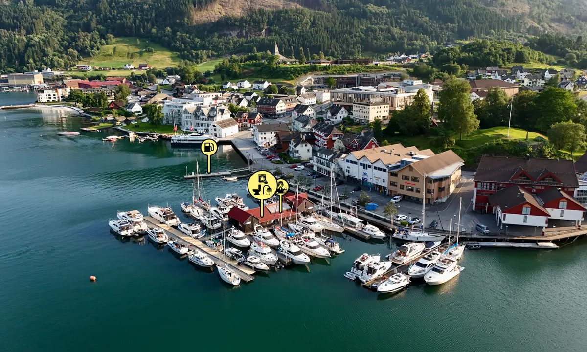 Norheimsund: {"base": "nl", "no": "F\u00f8rsteklasses havn, utmerkede fasiliteter og veldig vennlig mottakelse.", "se": "Utm\u00e4rkt hamn, fantastiska faciliteter och v\u00e4ldigt v\u00e4nligt mottagande.", "en": "Excellent harbour, outstanding facilities, and a very friendly welcome.", "da": "Fremragende havn, fremragende faciliteter og meget venlig modtagelse.", "fr": "Port de premier ordre, excellentes installations et accueil tr\u00e8s chaleureux.", "de": "Ausgezeichneter Hafen, hervorragende Einrichtungen und sehr freundlicher Empfang.", "es": "Puerto excelente, instalaciones de primera y una acogida muy amable.", "it": "Prima porto, ottime strutture e accoglienza molto cordiale.", "pt": "\u00d3timo porto, excelentes instala\u00e7\u00f5es e recep\u00e7\u00e3o muito amig\u00e1vel.", "nl": "Prima haven, uitstekende faciliteiten en erg vriendelijk ontvangen.", "pl": "Doskona\u0142y port, znakomite udogodnienia i bardzo przyjazne przyj\u0119cie.", "uk": "\u041f\u0440\u0435\u043a\u0440\u0430\u0441\u043d\u0430 \u0433\u0430\u0432\u0430\u043d\u044c, \u0447\u0443\u0434\u043e\u0432\u0456 \u0443\u043c\u043e\u0432\u0438 \u0442\u0430 \u0434\u0443\u0436\u0435 \u043f\u0440\u0438\u0432\u0456\u0442\u043d\u0456 \u043f\u0440\u0438\u0439\u043e\u043c\u0438.", "ro": "Primul port, facilit\u0103\u021bi excelente \u0219i o primire foarte prietenoas\u0103.", "tr": "Harika liman, m\u00fckemmel tesisler ve \u00e7ok dost\u00e7a kar\u015f\u0131land\u0131k.", "el": "\u039a\u03b1\u03c4\u03b1\u03c0\u03bb\u03b7\u03ba\u03c4\u03b9\u03ba\u03cc \u03bb\u03b9\u03bc\u03ac\u03bd\u03b9, \u03b5\u03be\u03b1\u03b9\u03c1\u03b5\u03c4\u03b9\u03ba\u03ad\u03c2 \u03b5\u03b3\u03ba\u03b1\u03c4\u03b1\u03c3\u03c4\u03ac\u03c3\u03b5\u03b9\u03c2 \u03ba\u03b1\u03b9 \u03c0\u03bf\u03bb\u03cd \u03c6\u03b9\u03bb\u03b9\u03ba\u03ae \u03c5\u03c0\u03bf\u03b4\u03bf\u03c7\u03ae.", "cs": "V\u00fdborn\u00fd p\u0159\u00edstav, vynikaj\u00edc\u00ed za\u0159\u00edzen\u00ed a velmi p\u0159\u00e1telsk\u00e9 uv\u00edt\u00e1n\u00ed.", "hu": "Kiv\u00e1l\u00f3 kik\u00f6t\u0151, kit\u0171n\u0151 l\u00e9tes\u00edtm\u00e9nyek \u00e9s nagyon bar\u00e1ts\u00e1gos fogadtat\u00e1s.", "fi": "Erinomainen satama, erinomaiset palvelut ja eritt\u00e4in yst\u00e4v\u00e4llinen vastaanotto.", "bg": "\u041f\u0440\u0435\u0432\u044a\u0437\u0445\u043e\u0434\u043d\u043e \u043f\u0440\u0438\u0441\u0442\u0430\u043d\u0438\u0449\u0435, \u043e\u0442\u043b\u0438\u0447\u043d\u0438 \u0441\u044a\u043e\u0440\u044a\u0436\u0435\u043d\u0438\u044f \u0438 \u043c\u043d\u043e\u0433\u043e \u0434\u0440\u0443\u0436\u0435\u043b\u044e\u0431\u043d\u043e \u043f\u043e\u0441\u0440\u0435\u0449\u0430\u043d\u0435.", "sr": "\u041f\u0440\u0432\u0430 \u043b\u0443\u043a\u0430, \u043e\u0434\u043b\u0438\u0447\u043d\u0438 \u0441\u0430\u0434\u0440\u0436\u0430\u0458\u0438 \u0438 \u0432\u0435\u043e\u043c\u0430 \u043f\u0440\u0438\u0458\u0430\u0442\u0435\u0459\u0441\u043a\u0438 \u0434\u043e\u0447\u0435\u043a.", "et": "Hea sadam, suurep\u00e4rased v\u00f5imalused ja v\u00e4ga s\u00f5bralik vastuv\u00f5tt.", "lv": "Lieliska osta, izcilas iesp\u0113jas un \u013coti draudz\u012bga uz\u0146em\u0161ana.", "lt": "Puikus uostas, puikios s\u0105lygos ir labai draugi\u0161kas pri\u0117mimas."}