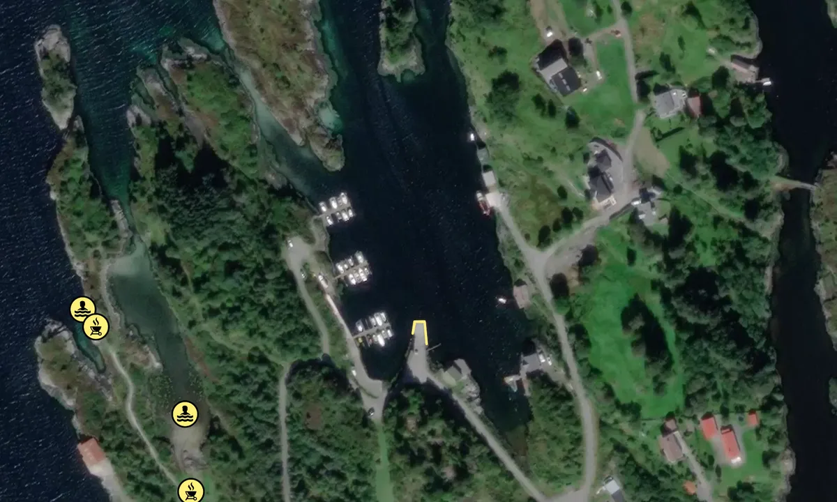 Satelite image of Øksnesvågen