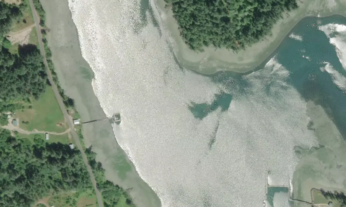 Flyfoto av Oro Bay