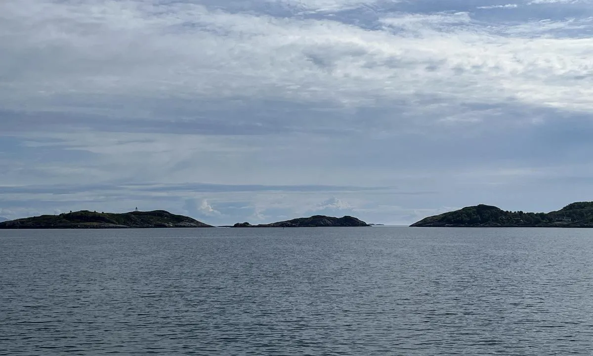 Ørsvågen: {"base": "en", "no": "S\u00f8r", "se": "S\u00f6der", "en": "South", "da": "Syd"}
